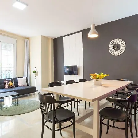 Gr2-large Groups Apt-walking Distance To Old Town Apartment Malaga