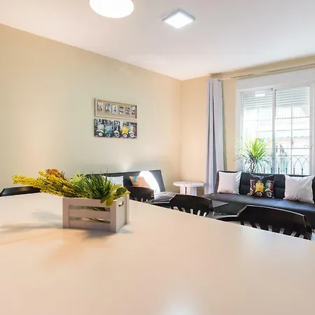 Gr2-large Groups Apt-walking Distance To Old Town * Malaga