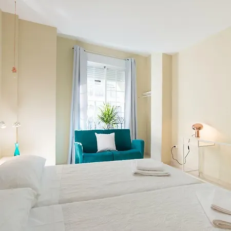 Gr2-large Groups Apt-walking Distance To Old Town * Malaga