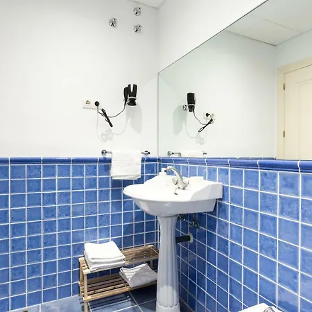 Gr2-large Groups Apt-walking Distance To Old Town Apartment Malaga