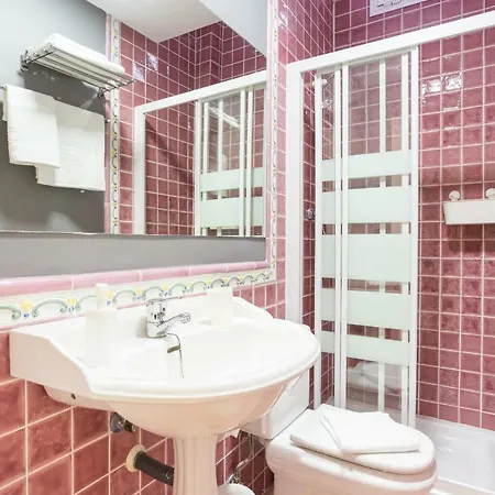 Gr2-large Groups Apt-walking Distance To Old Town Apartment Malaga